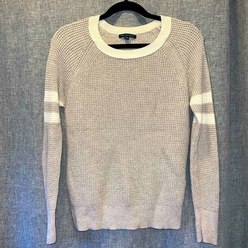 American Eagle Women’s Beige Knit Sweater Small Like New